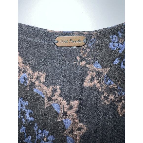 Free People Blouse Size L Dark Gray Peasant Floral Cowl Neck High-Low Hem Shirt - Picture 3 of 16